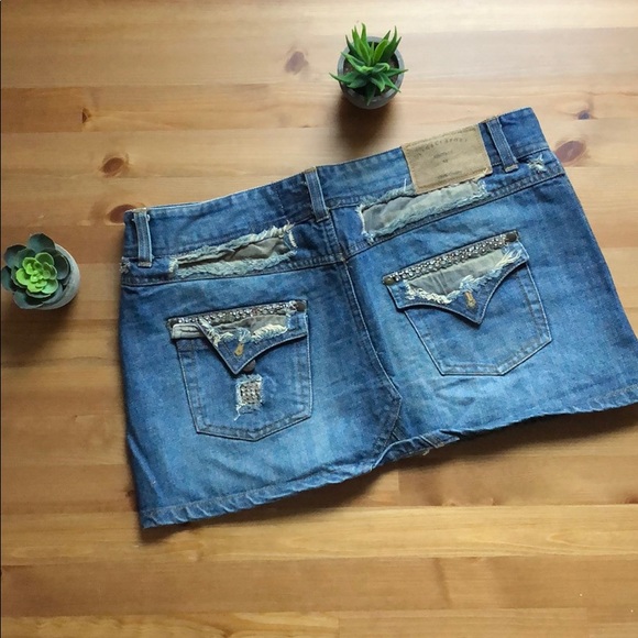 Lagaci Sport • bedazzled mini jean skirt with distressed look - Picture 5 of 7